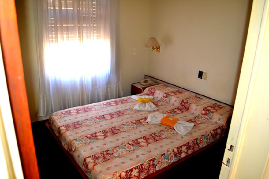 Hotel Riviera Córdoba Zewnętrze zdjęcie
